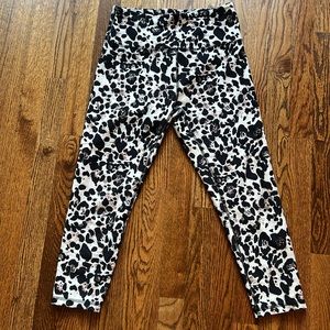 Marika leopard print high waisted capri leggings, size medium